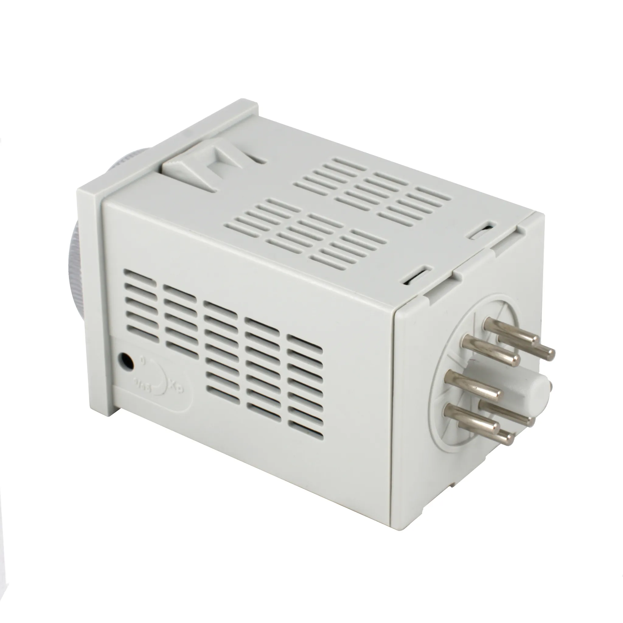 Температурный контроллер с аналоговым управлением, 48х48х82 мм,вход Pt100, 0...400C, выход реле, ON/OFF, 230VAC, электросоединение под розетку 8pin